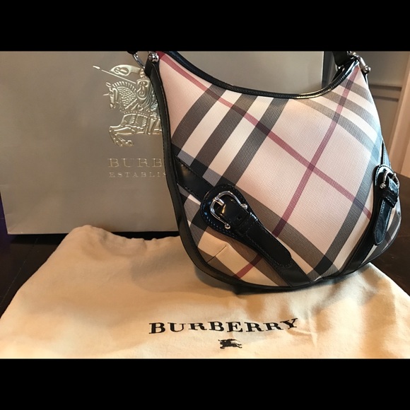 Burberry Handbags - Authentic Burberry tote
